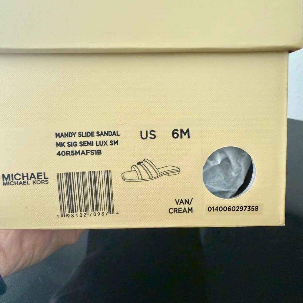 NEW MICHAEL Michael Kors Cream Slide Sandals - NWT - Size 6 - Picture 5 of 5